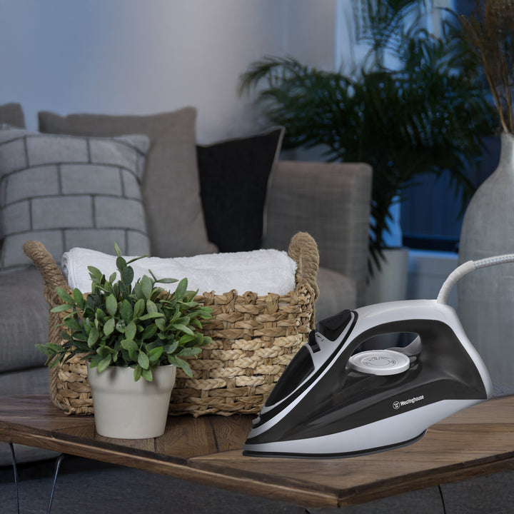 Westinghouse Steam Iron 2200W 260ml Black & White