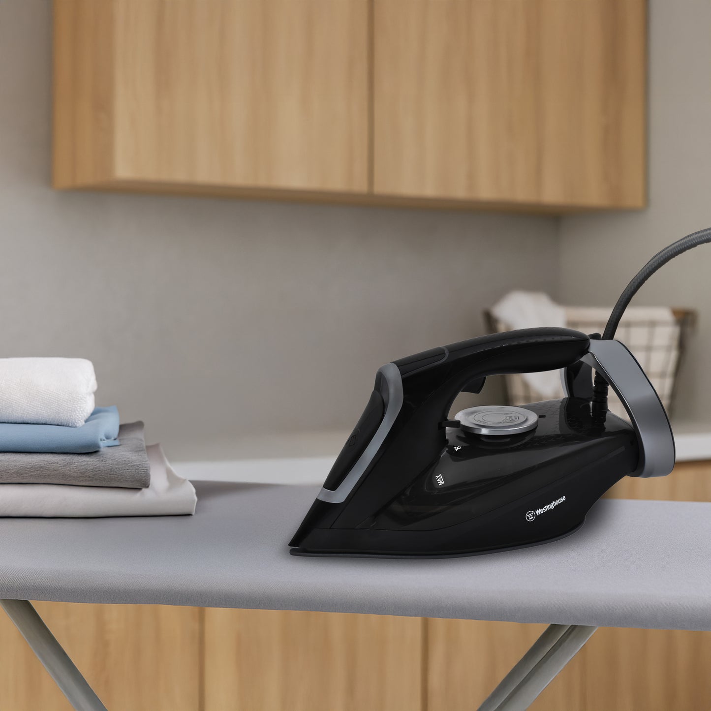 Westinghouse Steam Iron 2200W 300ml Black & Silver